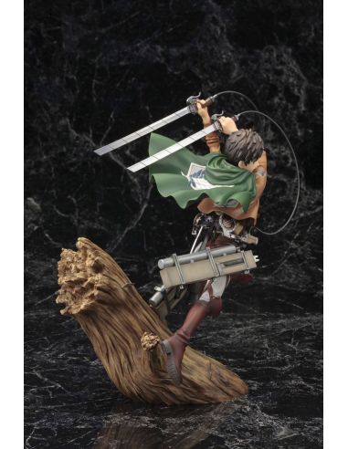 Figura Eren Yeager Renewal Package Ver. 26 cm - Ataque a los Titanes - Attack on Titan
