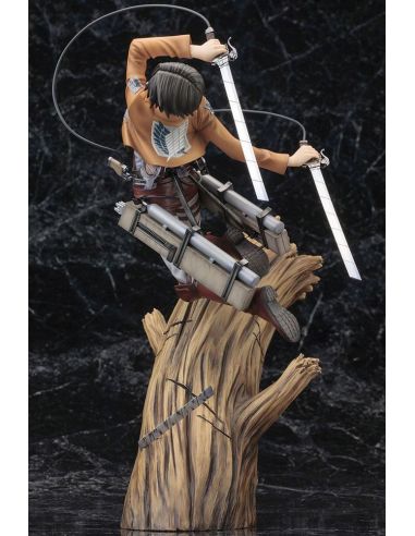 Figura Levi Renewal Package Ver. 28 cm - Ataque a los Titanes - Attack on Titan