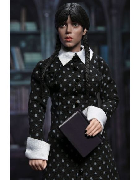 Figura Wednesday (Classic Dress) 20 cm