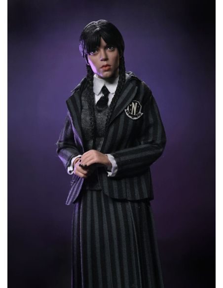 Figura Miércoles Addams (Uniforme Nevermore) y Enid 20 cm – Miércoles (Wednesday)