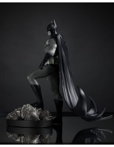DC Direct Estatua 1/10 Batman by Bjorn Barends (Black White) 18 cm