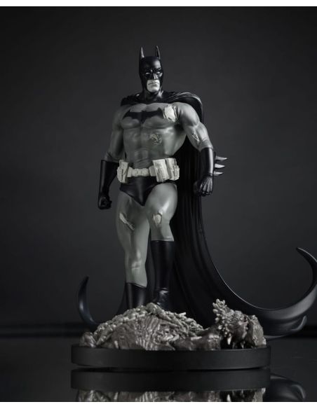 DC Direct Estatua 1/10 Batman by Bjorn Barends (Black White) 18 cm