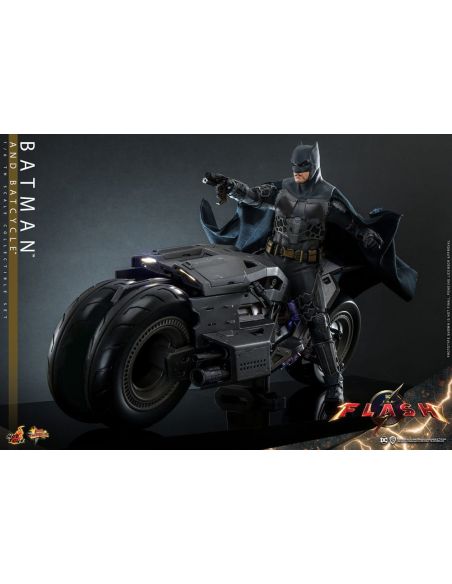 Figura The Flash con Vehículo Movie Masterpiece Batman & Batcycle 1/6 30 cm