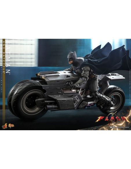 Figura The Flash con Vehículo Movie Masterpiece Batman & Batcycle 1/6 30 cm