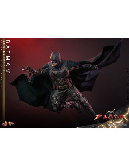 Figura The Flash con Vehículo Movie Masterpiece Batman & Batcycle 1/6 30 cm