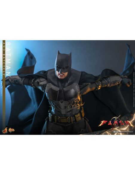 Figura The Flash con Vehículo Movie Masterpiece Batman & Batcycle 1/6 30 cm
