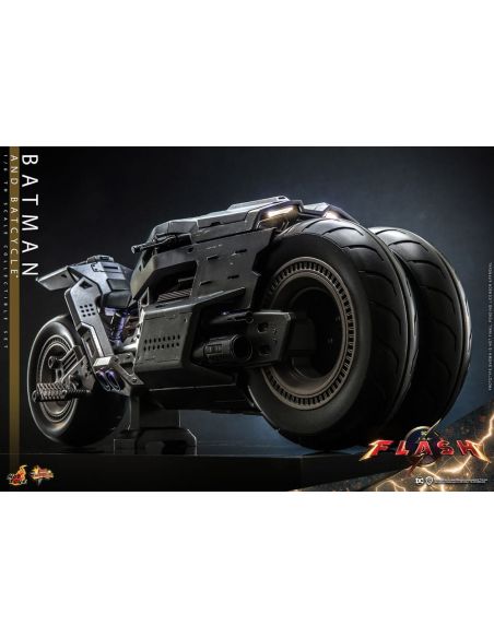 Figura The Flash con Vehículo Movie Masterpiece Batman & Batcycle 1/6 30 cm